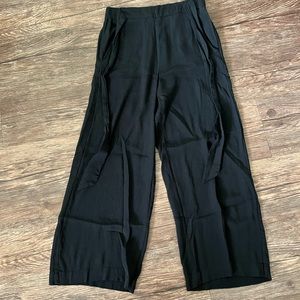 Aritzia wide leg cropped pants